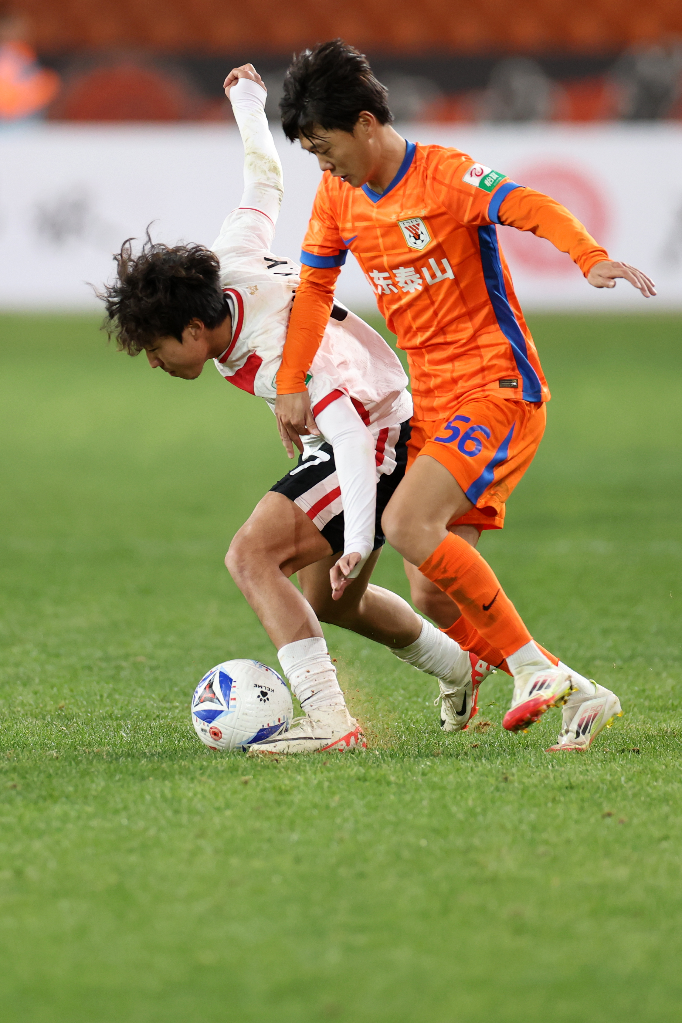 兰州队阵容调整频繁，球员状态难以稳定